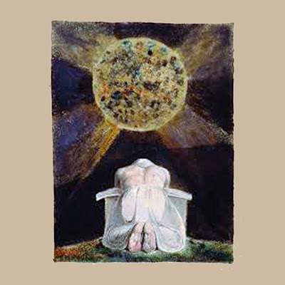 Pintura artística de uma figura ajoelhada de costas sob uma grande esfera luminosa que lembra o sol ou a lua.