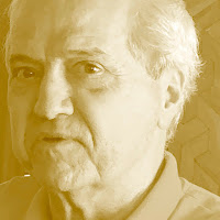 Baptista-Bastos: Retrato de um homem idoso em tons de sépia, com foco no rosto.