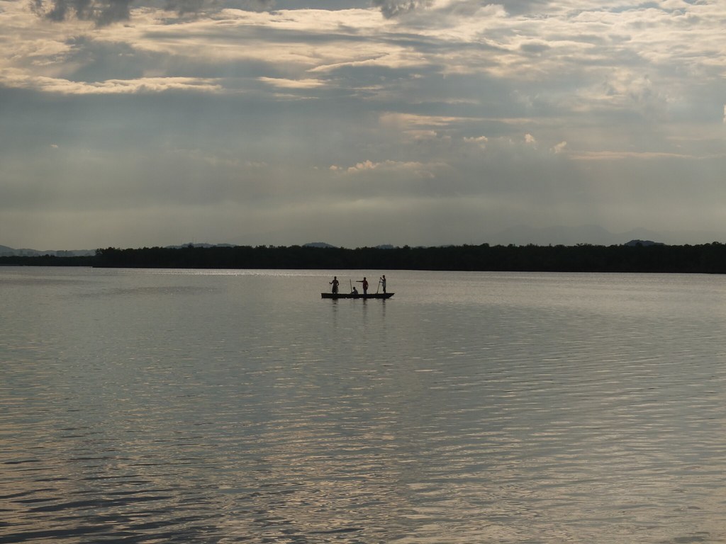pescadores-casa- flutuante