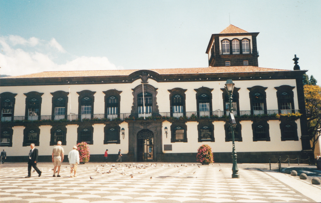 madeira-analogica-mar-maio.png madeira-analogica-mar-maio.png