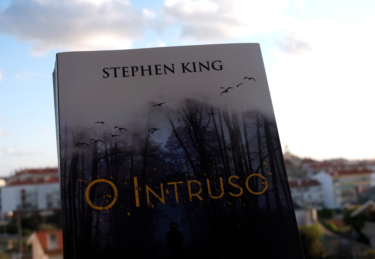 o-intruso-stephen-king-mar-maio.png