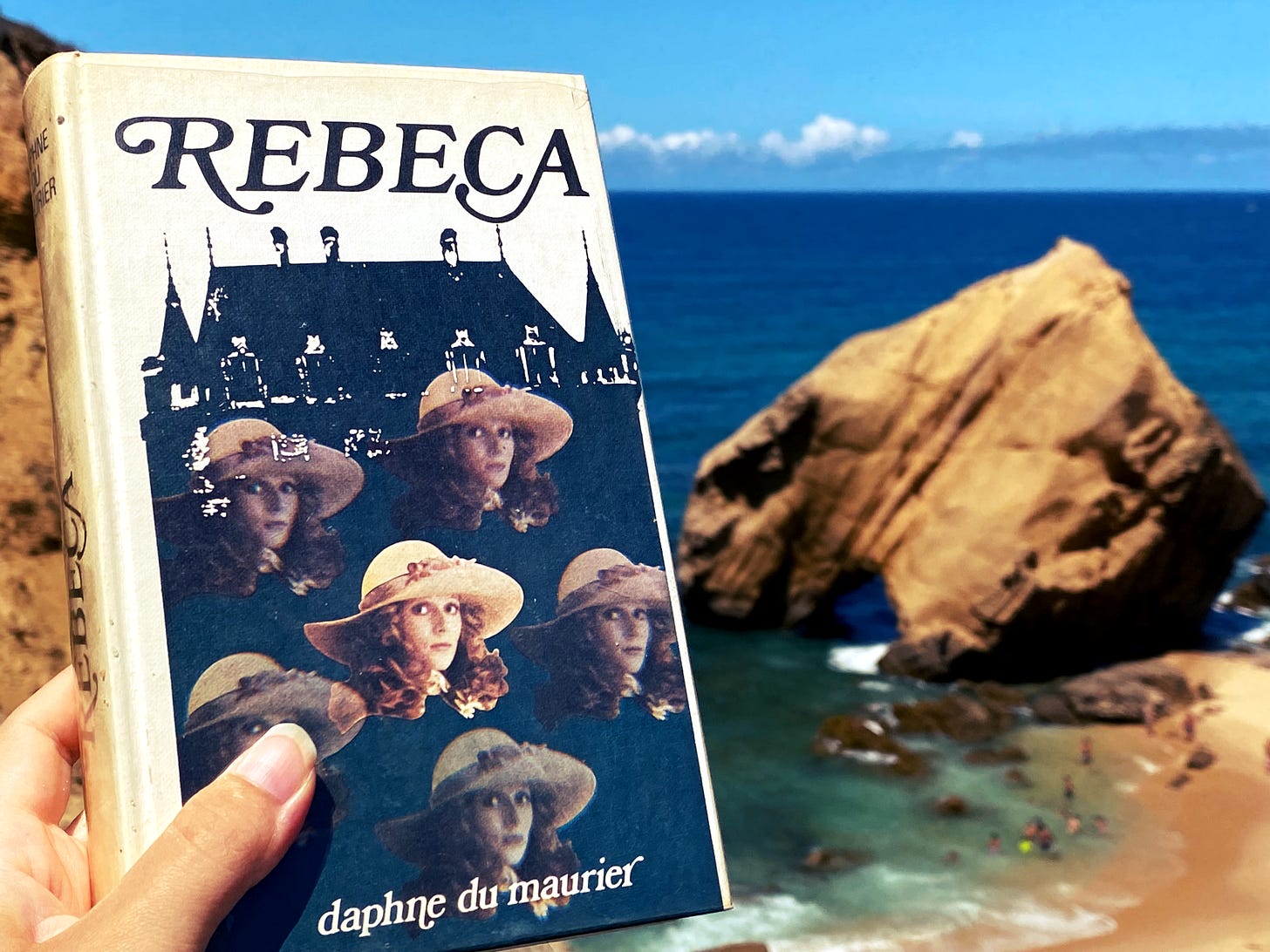 Capa do livro Rebeca de Daphne du Maurier
