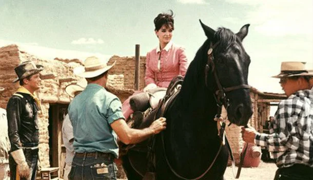 Se você ama faroeste, este filme na HBO Max é obrigatório