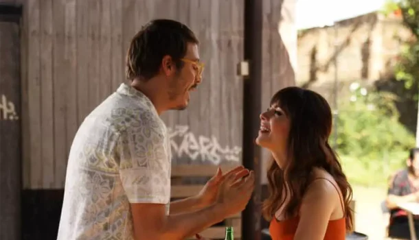 Comédia romântica com Porchat e Sandy na Netflix vai fechar seu carnaval com chave de ouro