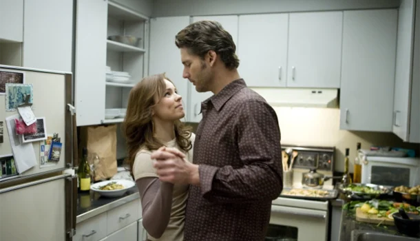 Romance com Rachel McAdams baseado em livro com 7 milhões de cópias vendidas está na Netflix