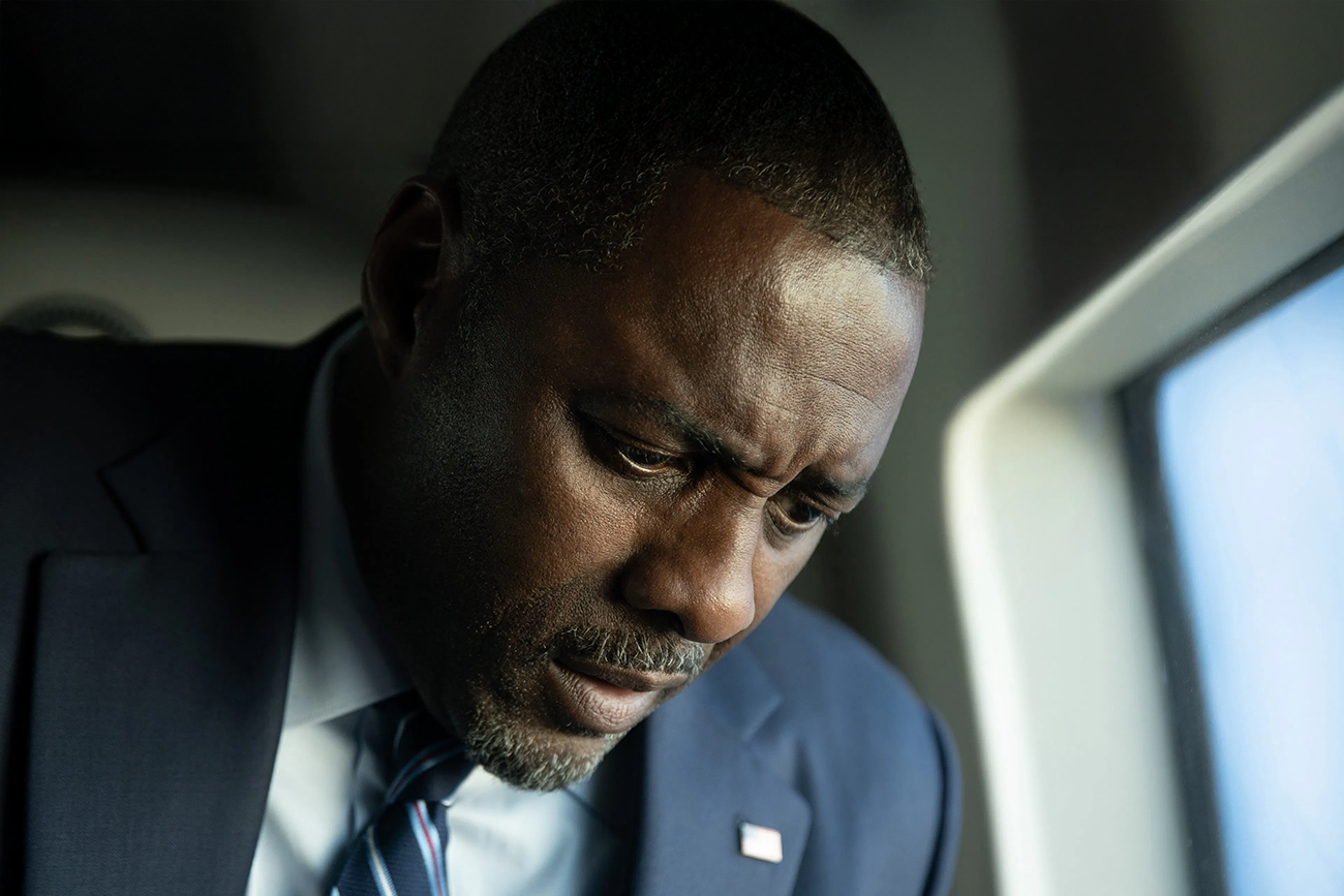 Thriller político com Idris Elba vai te fazer evitar telejornais, na Netflix