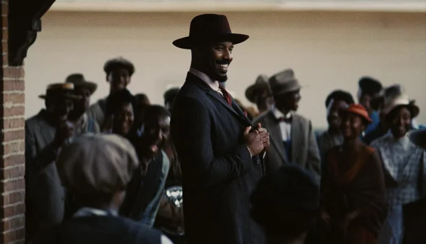 Indicado a 7 categorias no Globo de Ouro 2026, terror de ação na HBO Max virou obsessão entre os fãs