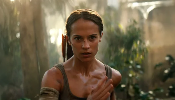 Alicia Vikander retoma legado de Tomb Raider em filme eletrizante na Netflix