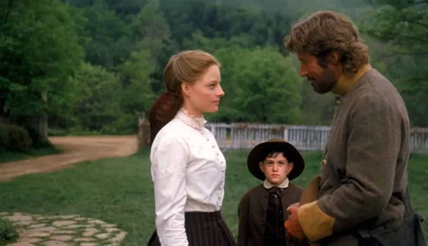 É uma história de amor… só que com a cidade inteira assistindo: Richard Gere e Jodie Foster no Prime Video