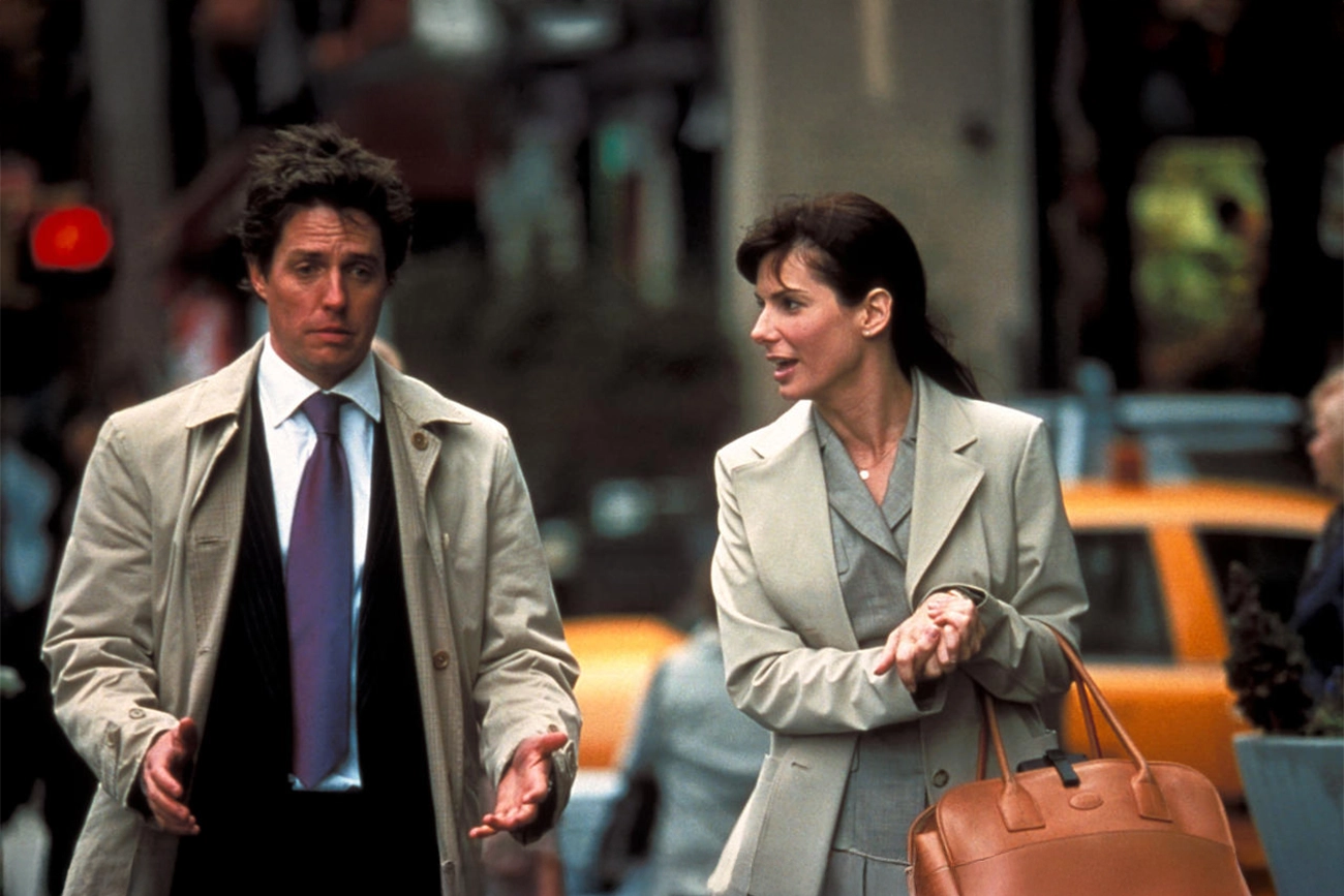 Com Hugh Grant e Sandra Bullock: filme no Prime Video vai te lembrar que as comédias românticas de 20 anos atrás eram muito melhores