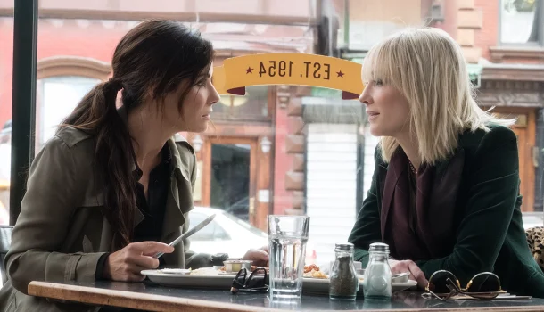 Sandra Bullock e Cate Blanchett chegam à Netflix no melhor filme de ação que você verá neste fim de semana