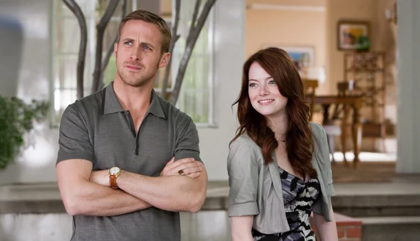 A comédia romântica no Prime Video que fez Ryan Gosling virar referência máxima de charme no cinema