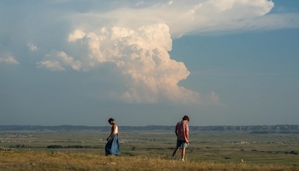 O terror romântico de 2022 que chocou meio mundo acabou de chegar ao Prime Video — e não é pra qualquer um