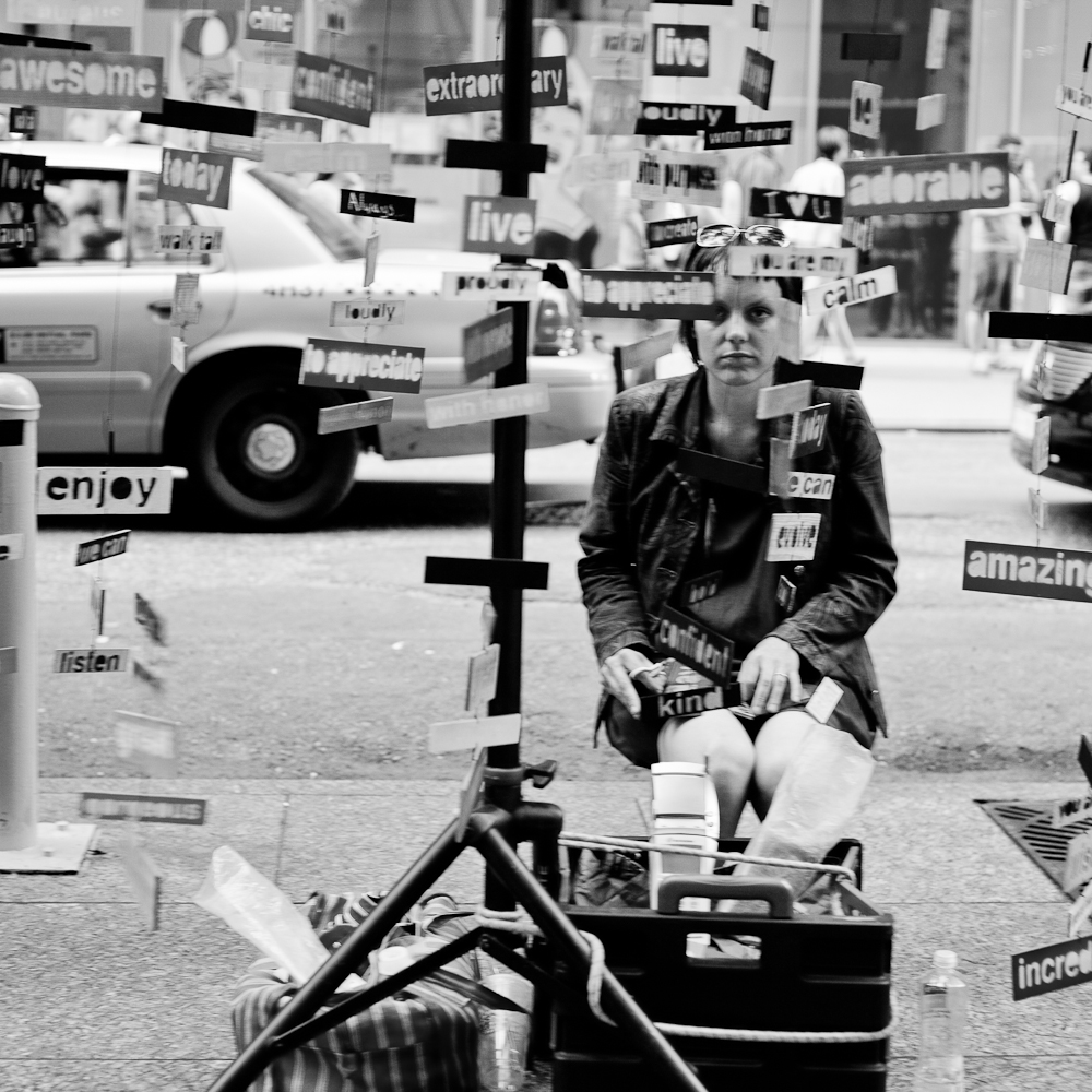 A qualquer momento, uma palavra à esmo pode atingi-lo.