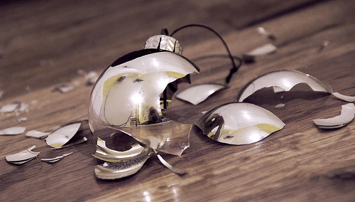 broken-christmas