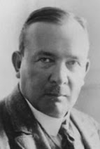 Józef Haller: Retrato em close-up de um homem de meia-idade vestindo um terno.