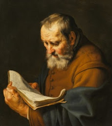 unknown: Uma pintura a óleo de um homem idoso com barba branca lendo atentamente um livro ou manuscrito.