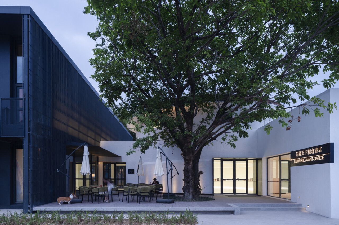 grand-granary-bookstore-of-librairie-avant-garde-s