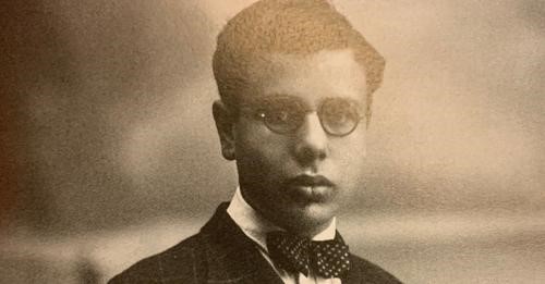 Retrato de Francisco Fernández del Riego tomado no ano 1931 e extraído do libro de Antón Mascato «De Compostela ao exilio interior» (Alvarellos Editora / Consorcio de Santiago).