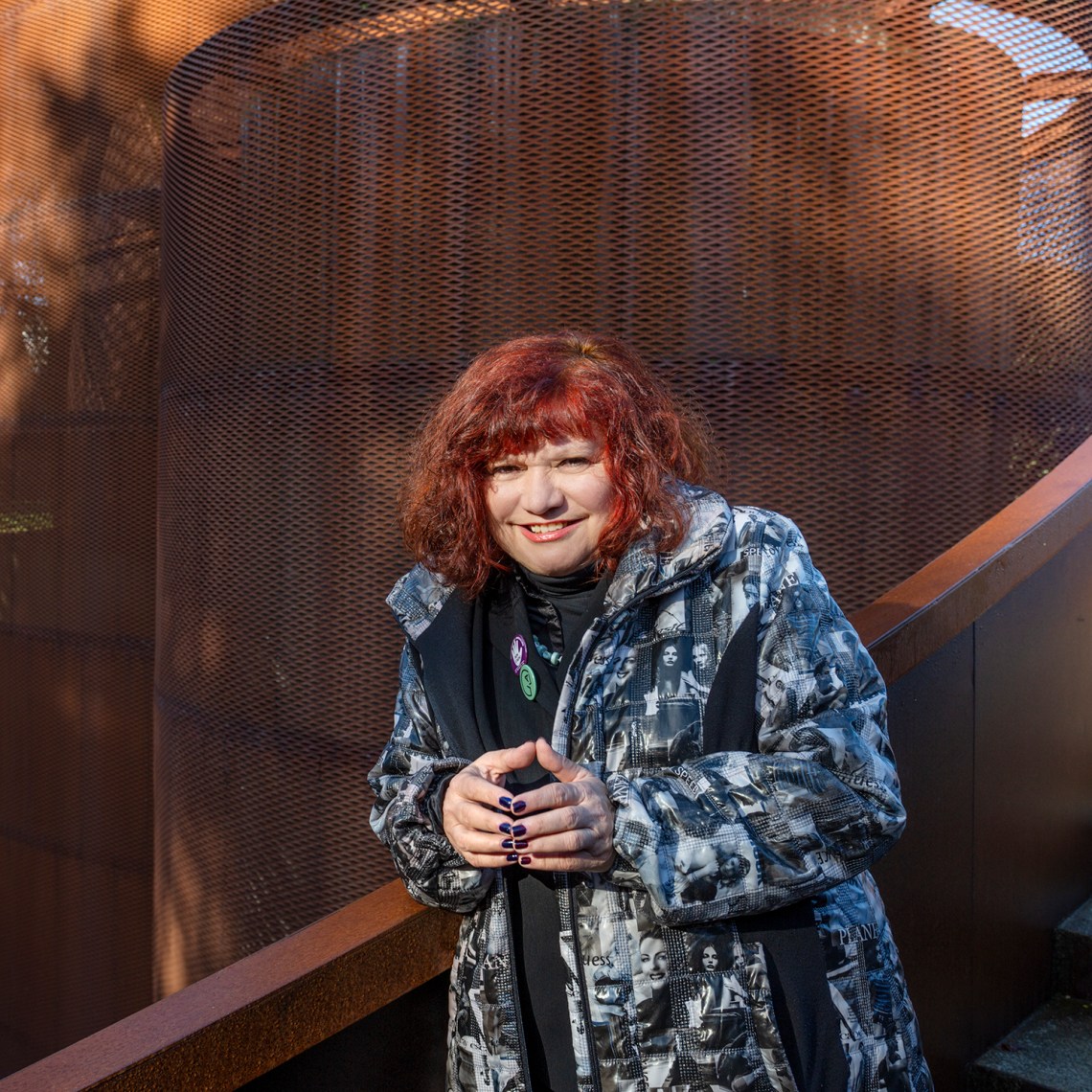 LuzDarriba_fotoAlfredoBongiannired