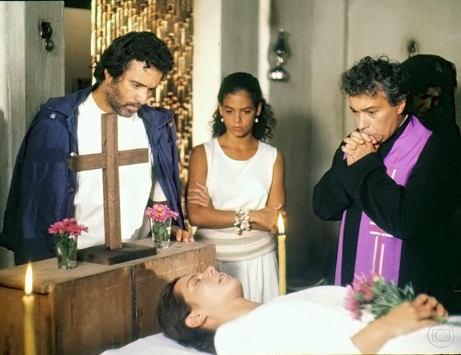 globo__O%20Sorriso%20do%20Lagarto-Tony%20Ramos_%20Ana%20Paula%20Bouzas_%20Pedro%20Paulo%20Rangel_%20Sofia%20Papo%20I0005438__gallefull