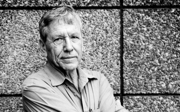 amos oz