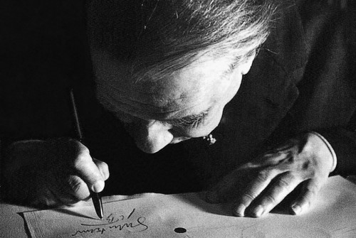 Jorge_Luis_Borges_1963-e1274294216949