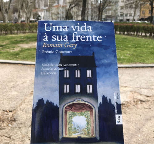 Uma vida à sua frente.jpg Uma vida à sua frente.jpg