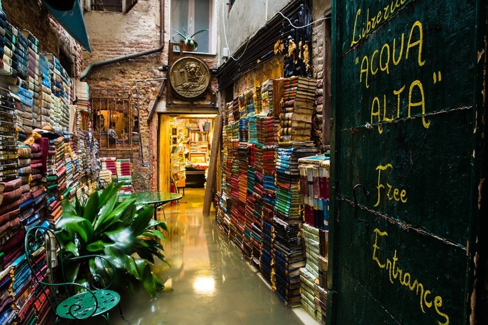 libreria-acqua-alta_002.jpg
